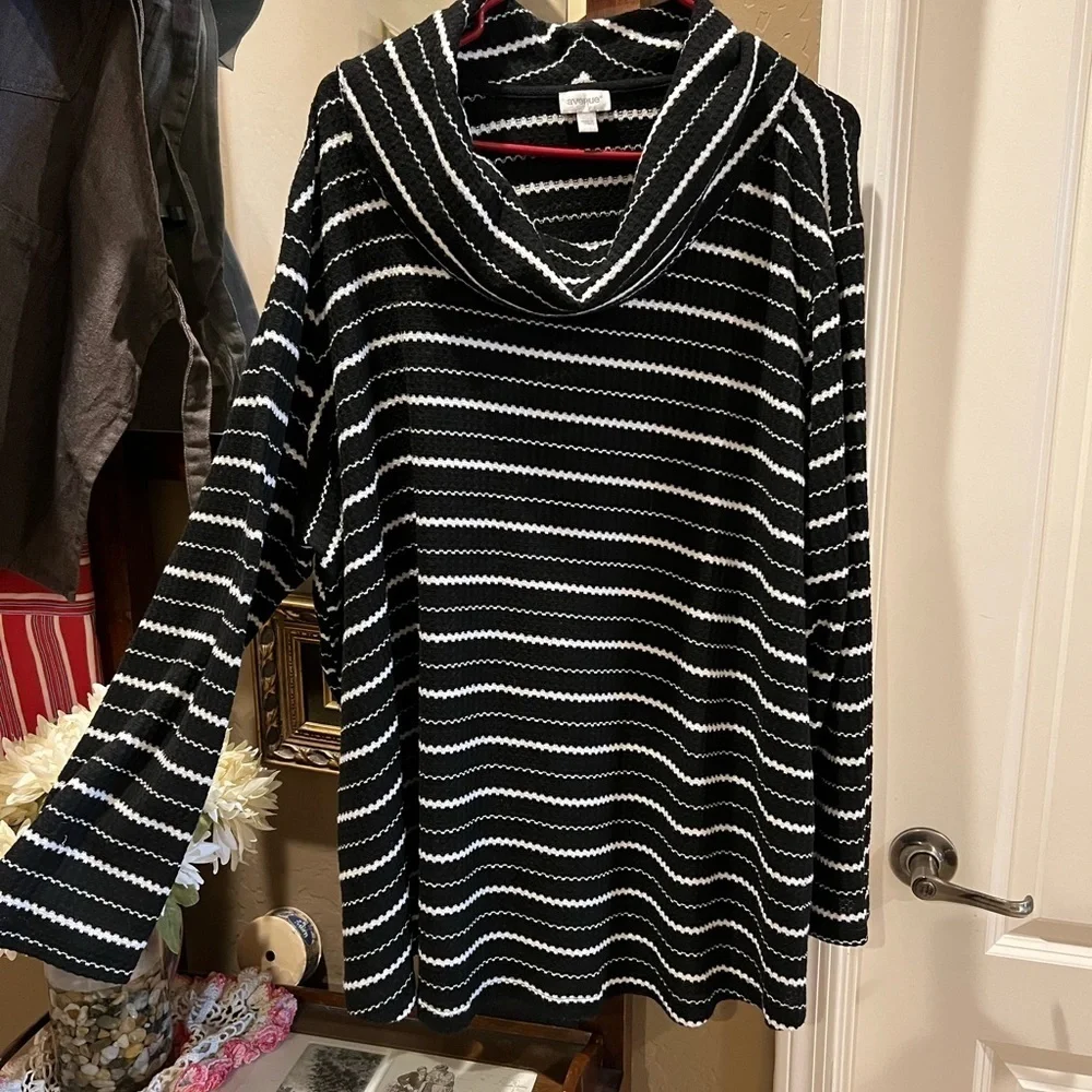 Avenue Striped Black White Cowl Neck Waffle Knit Tunic Sweater Women's Sz 30/32